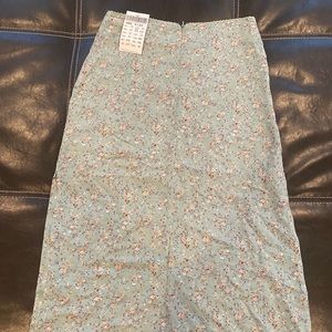 NWT Cute Brandy Melville Flower Printed Skirt!
